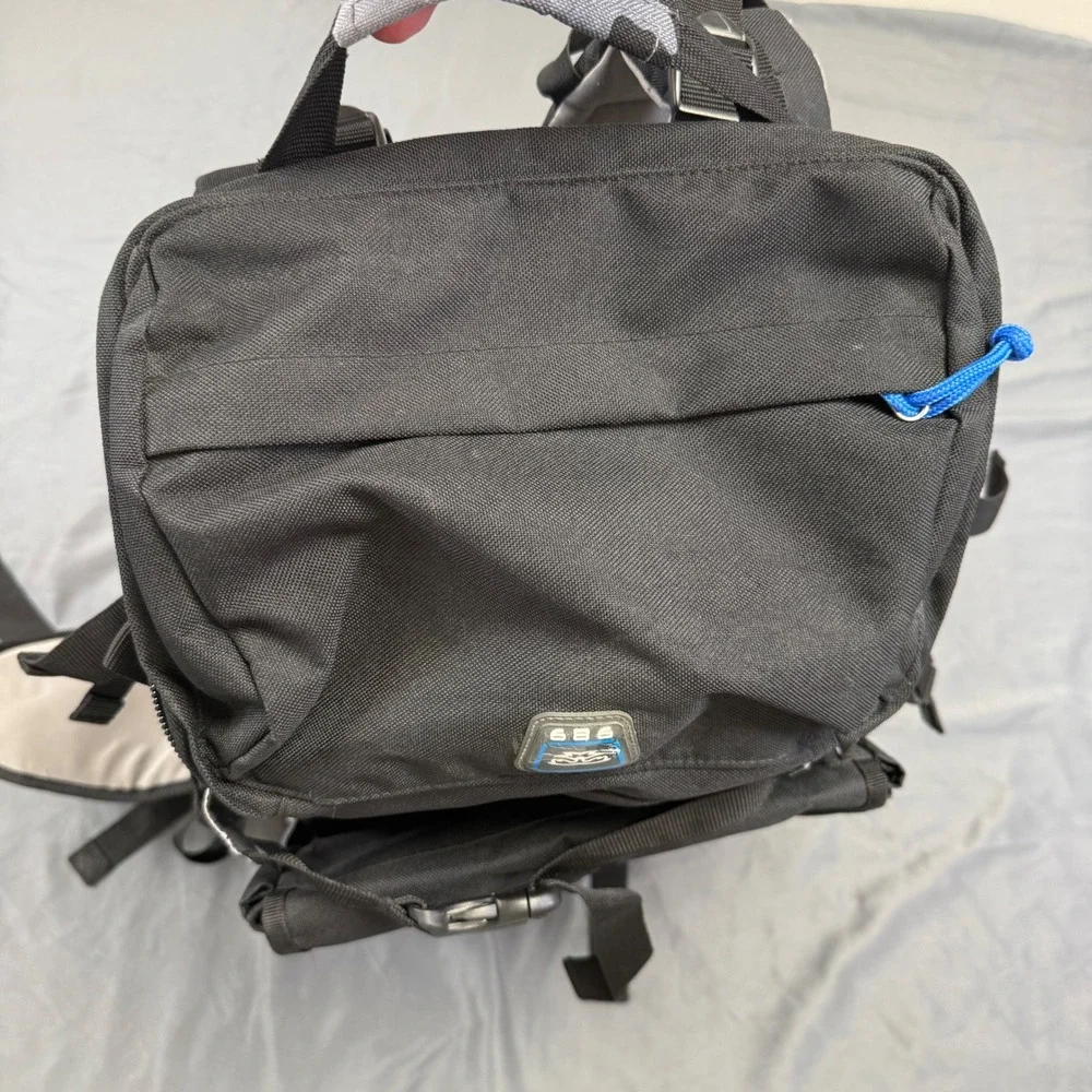 Vintage 686 G.I. Pack Backpack Snowboarding Technical Camo Black Grey